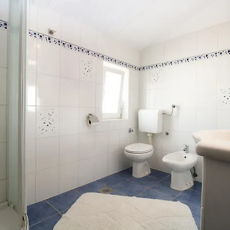 Appartement Otmar 1224 Premantura