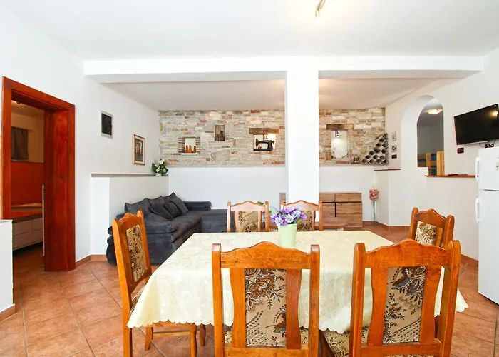 Otmar 1224 * Premantura