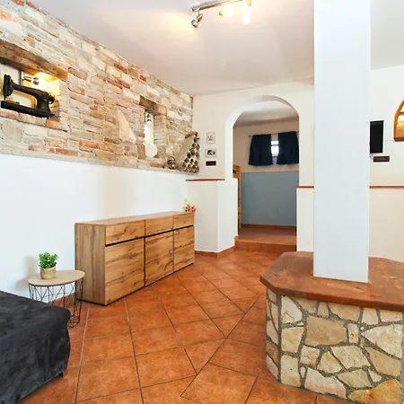 Apartment Otmar 1224 Premantura