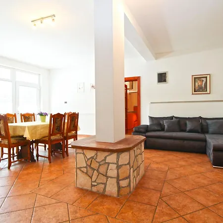 Apartment Otmar 1224