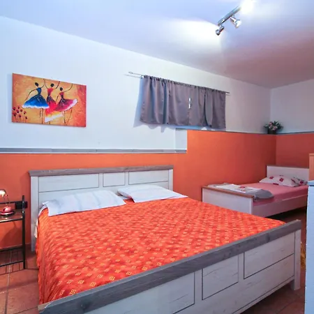 Apartment Otmar 1224 Premantura